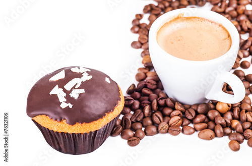 cup of black coffee and a cupcake