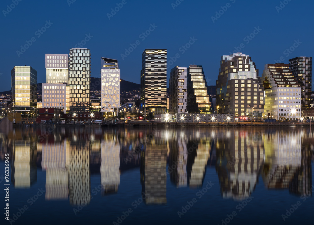 Oslo Skyline by night 2015 - obrazy, fototapety, plakaty 
