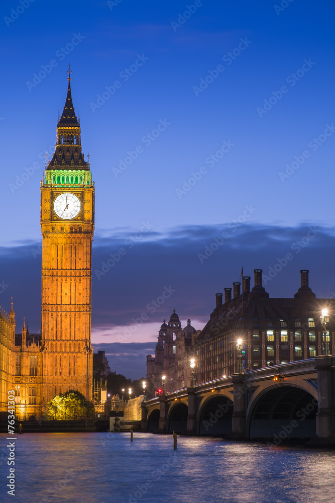Obraz premium Pałac Westminster Big Ben w nocy, Londyn, Anglia, Wielka Brytania.