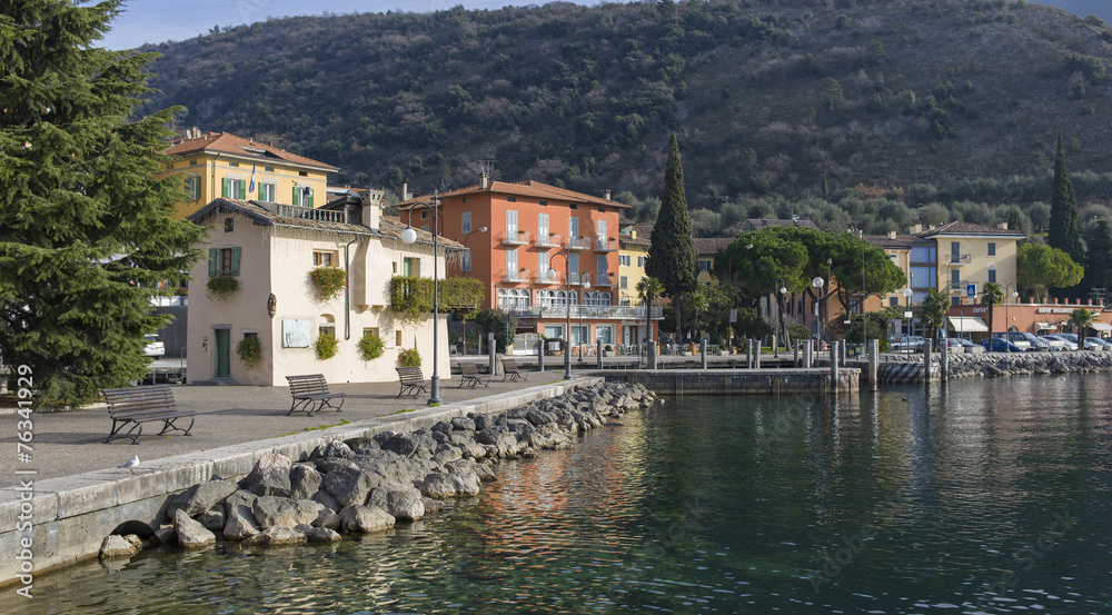 Fototapeta premium Boardwalk by the Lake Garda