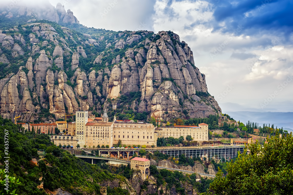 Overview Montserrat monastery - obrazy, fototapety, plakaty 