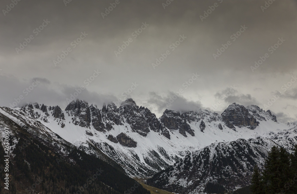 wolkig in den Alpen