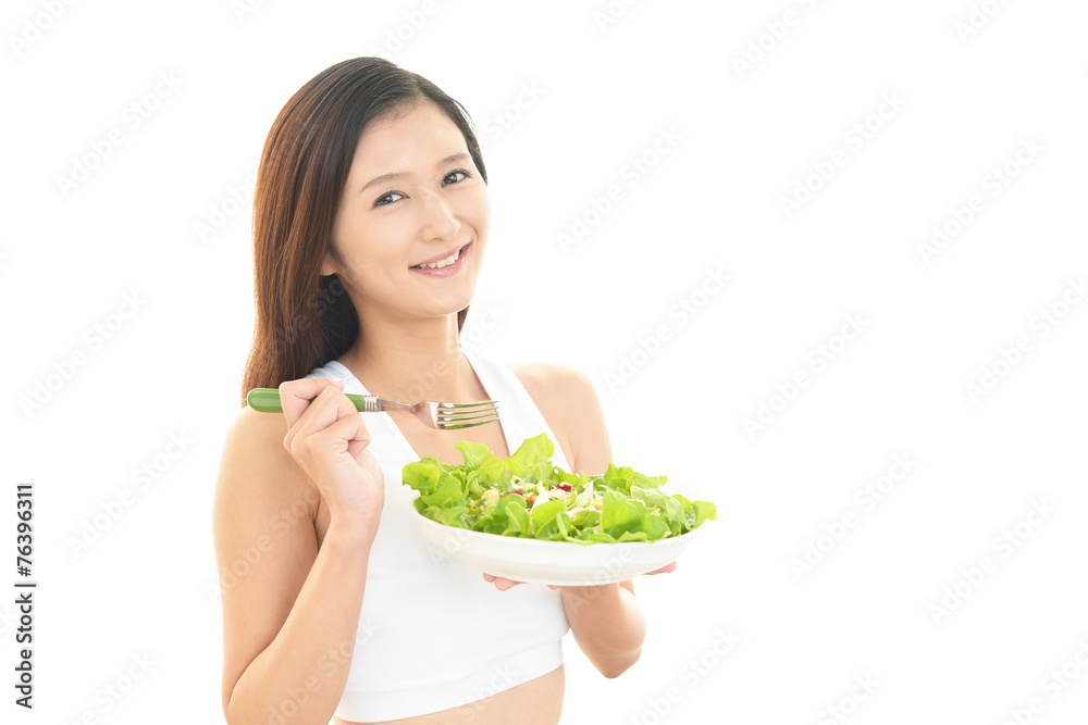 野菜を食べる女性 野菜を食べる女性