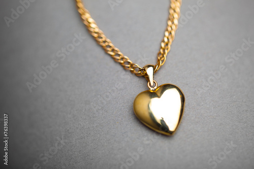 gold heart pendant