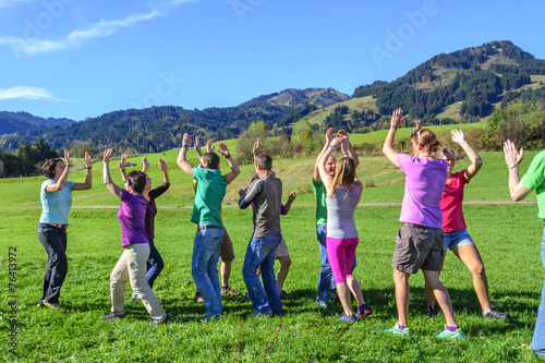 überschwängliche Freude in der Gruppe