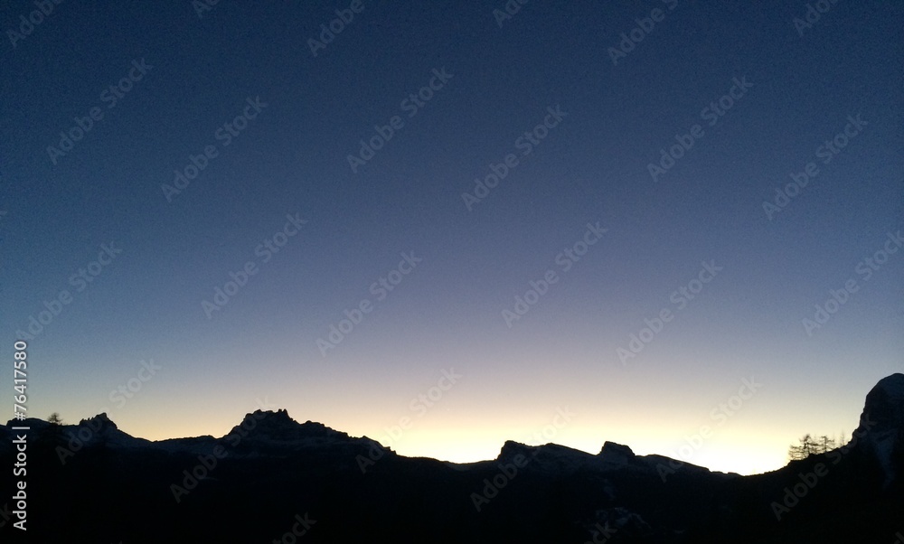 Obraz premium montagna di sera