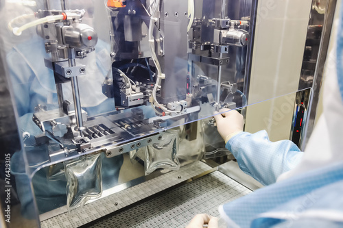 Operator work on infusion pharmaceutical industry