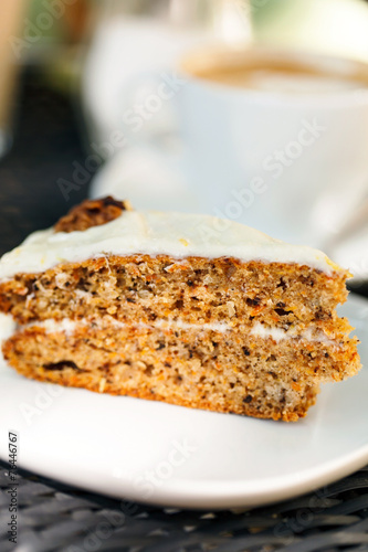 carrot cake with coffee