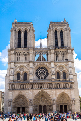 Notre Dame de Paris cathedral © Sergii Figurnyi