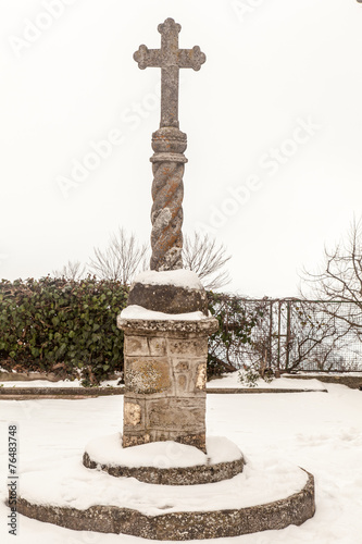 Croce innevata