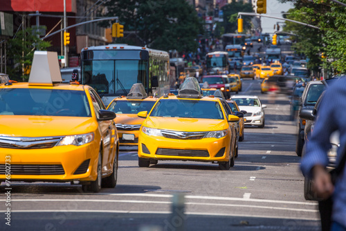 Fift avenue yellow cab 5th Av New York Manhattan