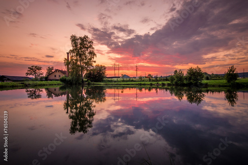 Sonnenuntergang an einem See in Tschechien