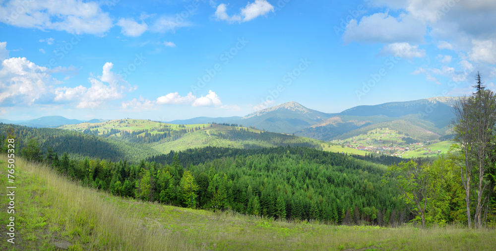 Mountain panorama quiet plateau in Ukrainian Carpathians