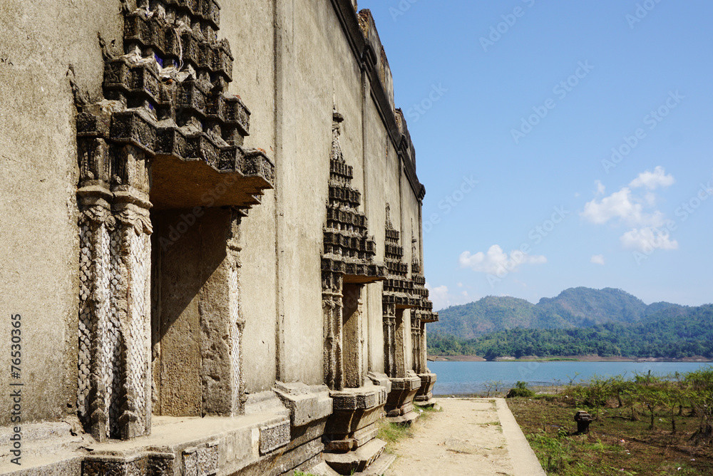 Fototapeta premium Thai temple ruins