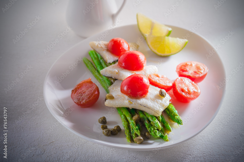 Mackerel fillets with asparagus Mackerel fillets with asparagus