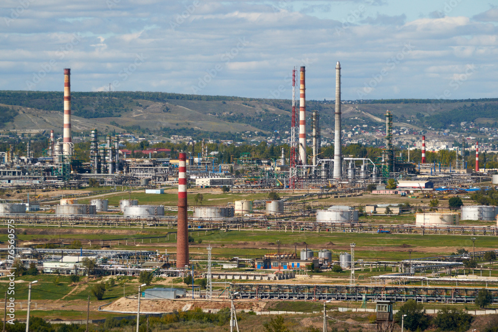 Obraz premium Oil refinery factory