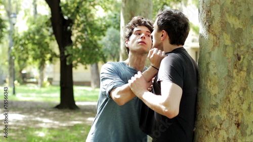 Friends fight ( argue )