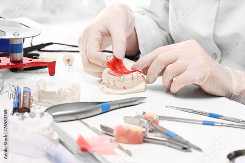 Ortodonta , pracownia ortodontyczna, pracownia protetyczna