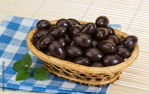 Wallpaper Mural Almond in chocolate Torontodigital.ca