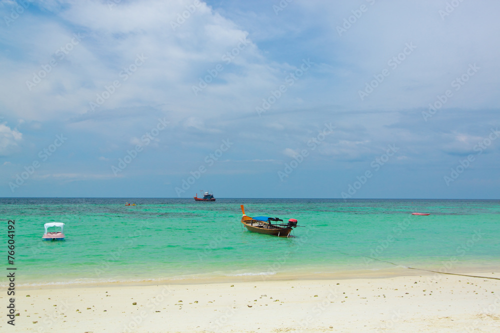 Fototapeta premium Taxi boat is waiting for tourist on Lipe island,Thailand