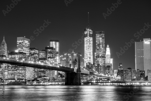 Black and White New York Skyline © Cla78