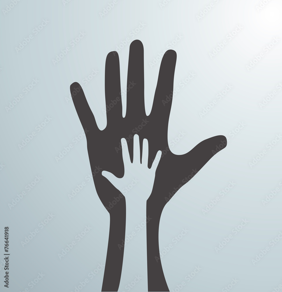 Silueta de mano sobre mano en señal de ayuda. Caridad.