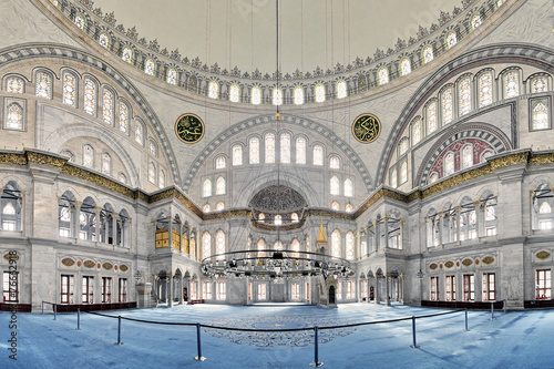 Obraz na płótnie Interior of Nuruosmaniye Mosque in Istanbul, Turkey w salonie