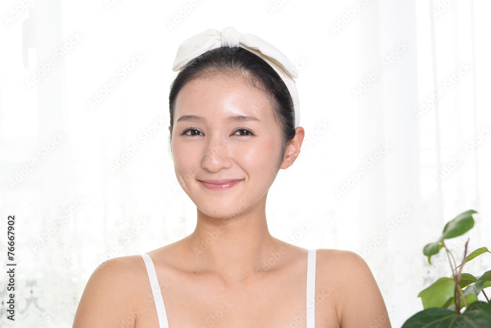微笑む美しい女性 微笑む美しい女性