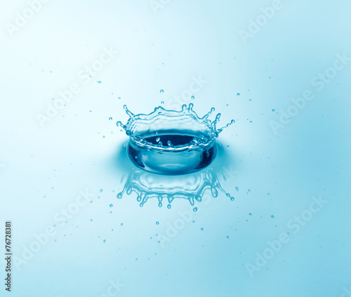 Blue water crown