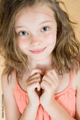 Портрет милой 8 летней девочки