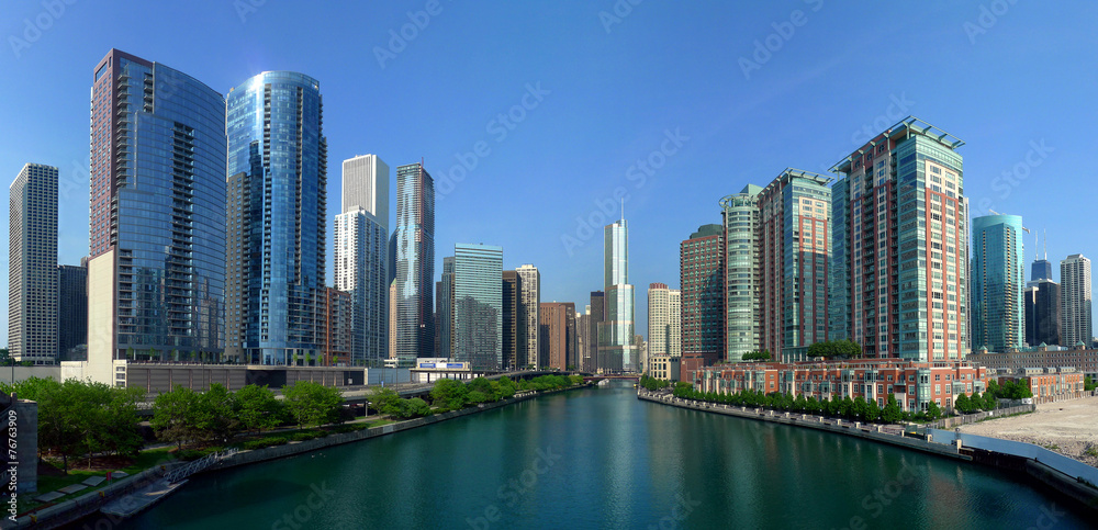 Chicago river with skyscrapers - USA