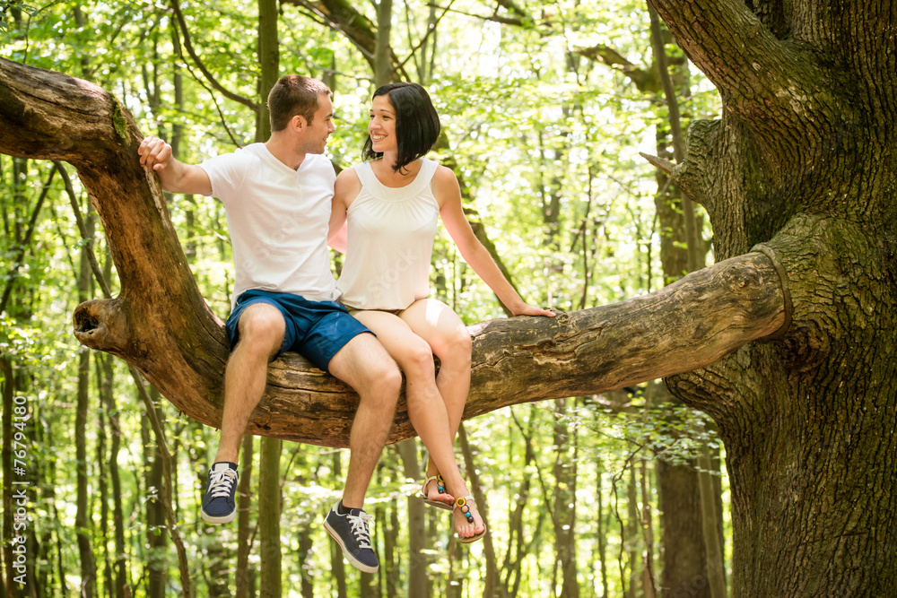 © Martinan - Love - date on tree © Martinan - Love - date on tree