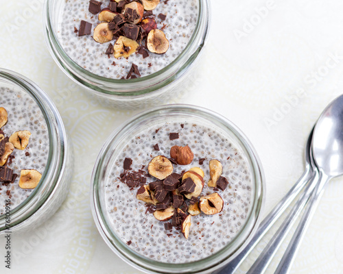 healthy trend food vanilla chia pudding