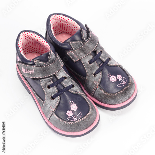 Children shoes with flowers