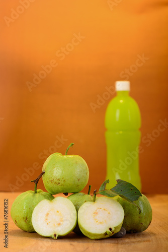 Fototapeta Naklejka Na Ścianę i Meble -  fresh guava juice