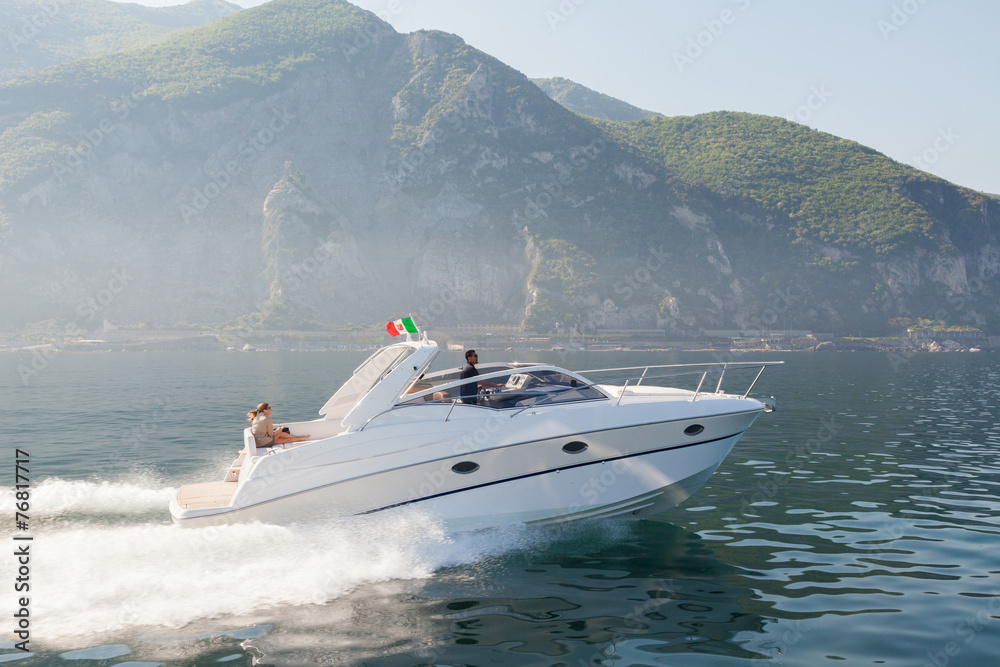 Fototapeta premium motor boat