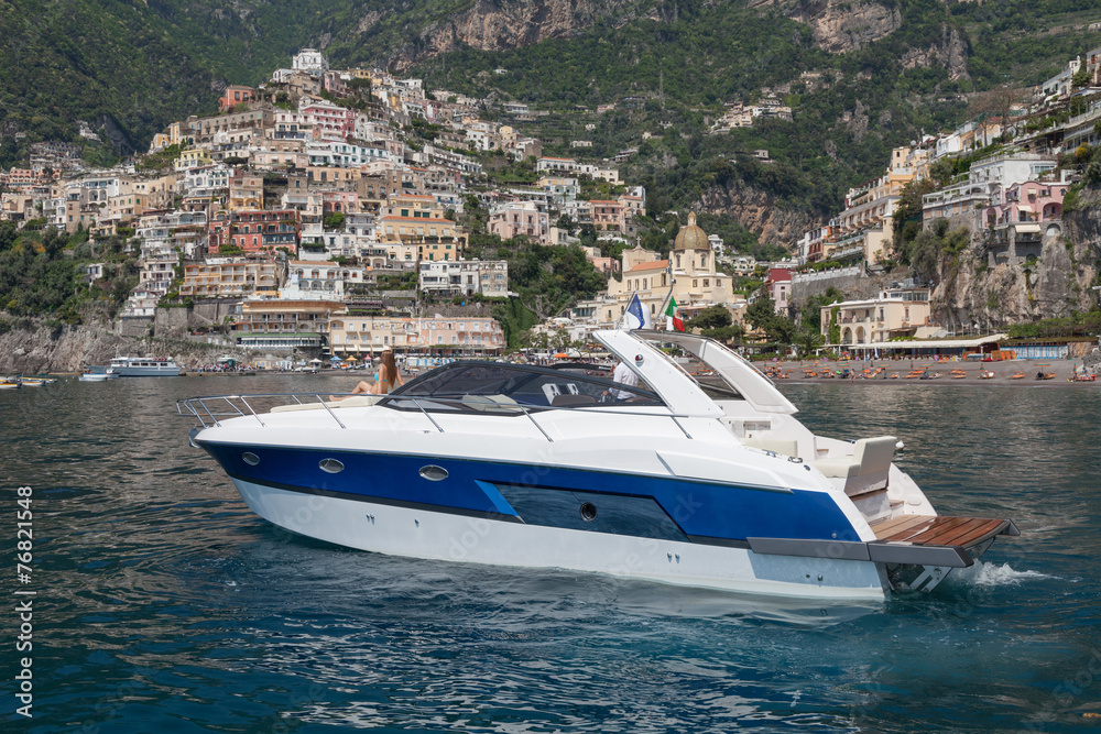 Fototapeta premium motor boat