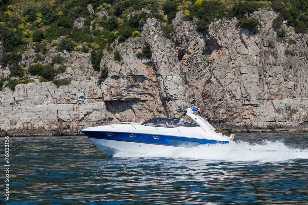 Fototapeta premium motor boat