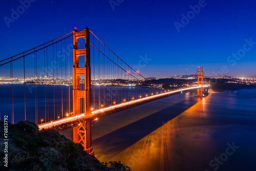 Fototapeta Naklejka Na Ścianę i Meble -  Twilight Golden Gate Bridge, San Francisco