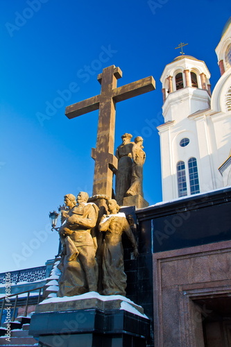 Екатеринбург. Храм-на-крови. Памятный монумент царской семье