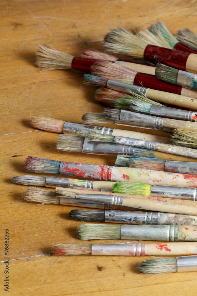 Obraz premium brushes on the table