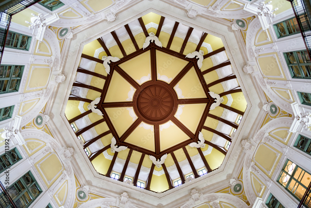 Obraz premium Tokyo Station Marunouchi Kitaguchi Budynek sufitowy