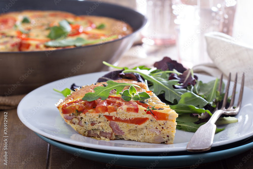 Frittata with vegetables and ham