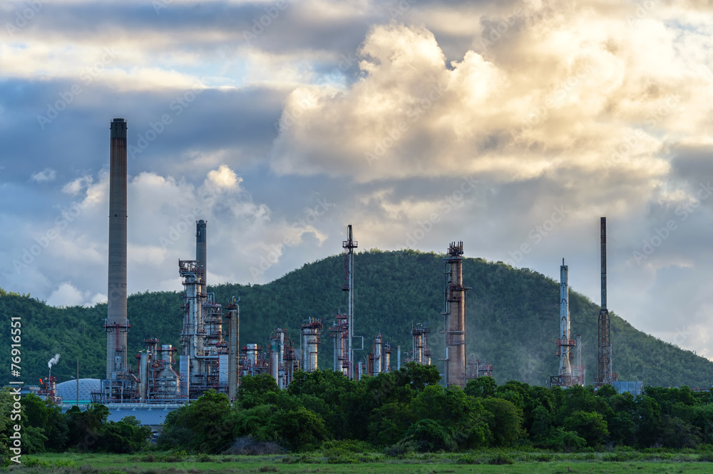 Refinery plant with the sun light