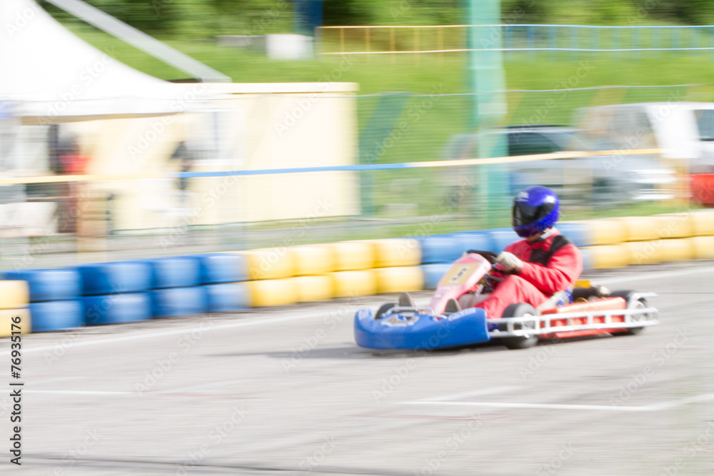 race go-kart blur