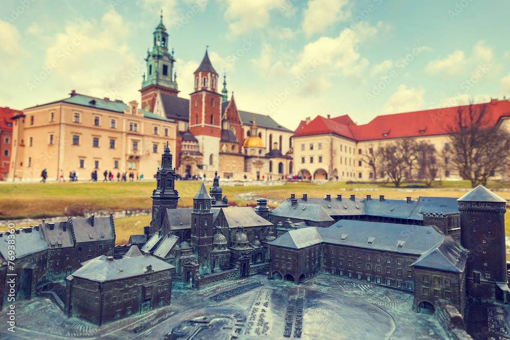 Obraz premium model of the Royal Castle in Krakow, Braille system