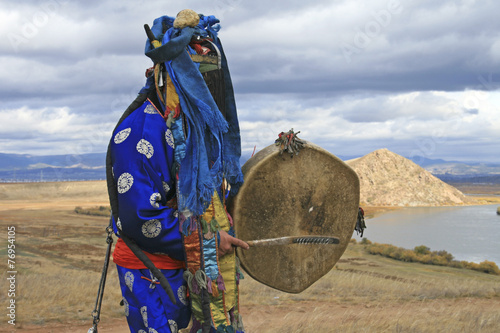 Tableau sur toile shaman performs a ritual