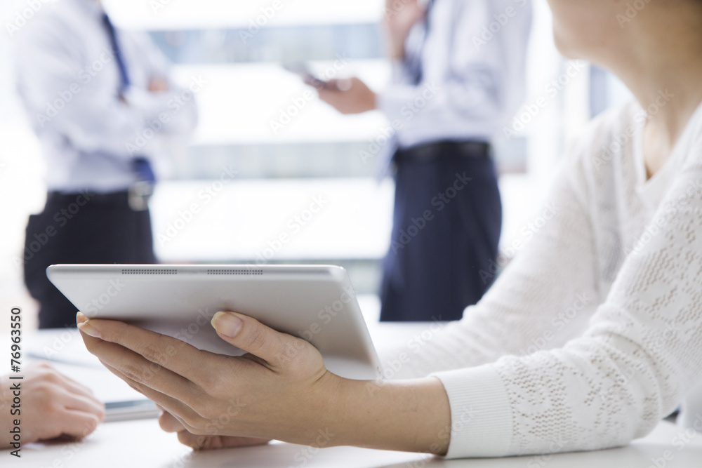Women who have the electronic tablet Women who have the electronic tablet