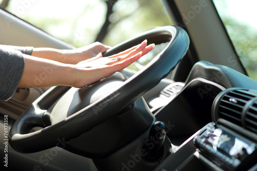 hands on wheel steering and horn © Odua Images