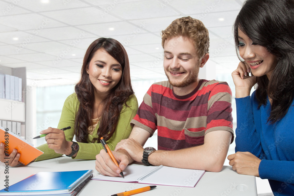 Group of diversity students studying Group of diversity students studying